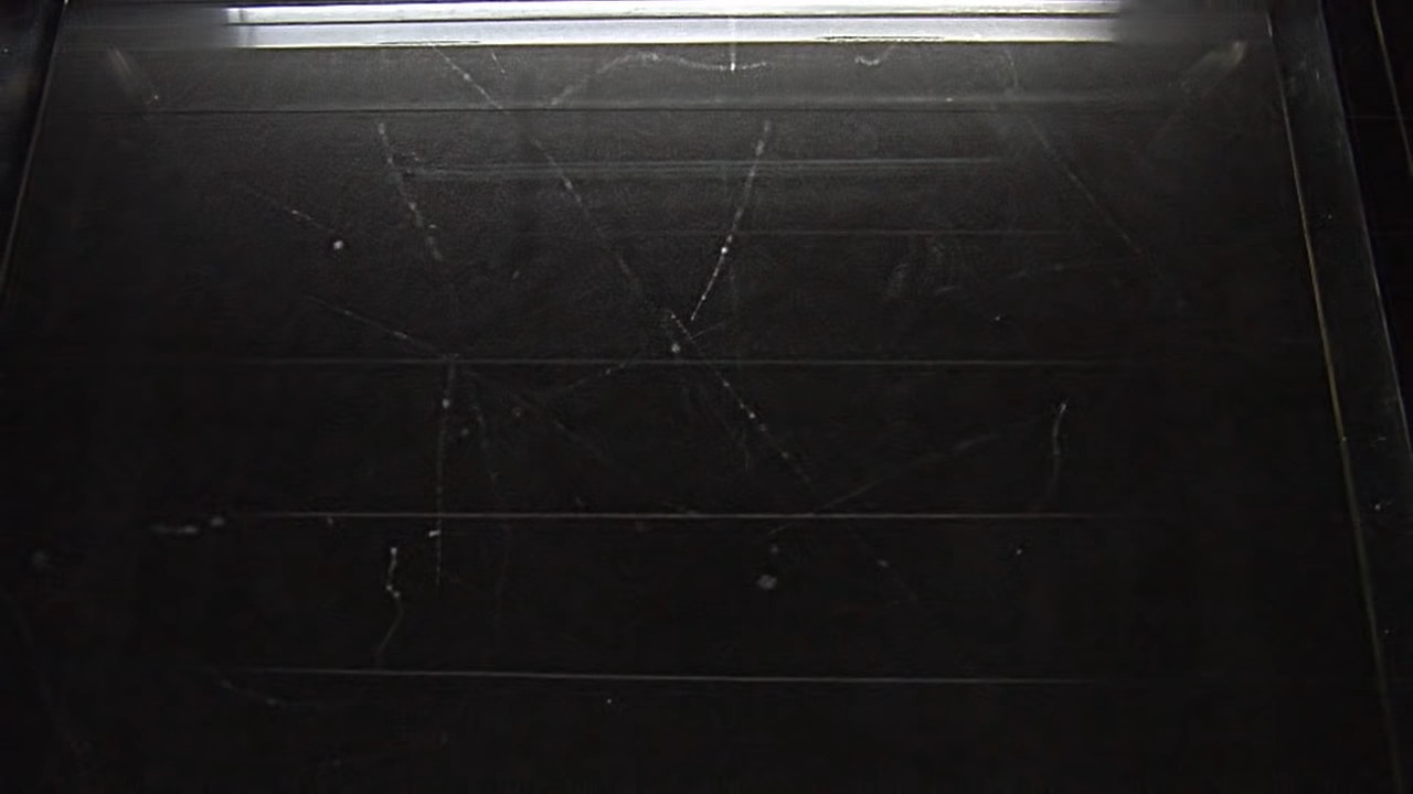 Cloud chamber showing vapour trails of radiation